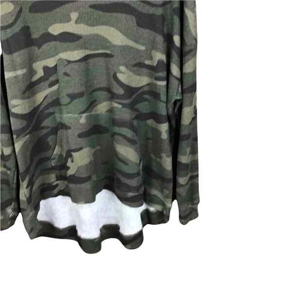 RDI Womens Medium Camo Thermal Top Hi-Low Hem Kangaroo Pocket Green NWOT - Picture 8 of 14